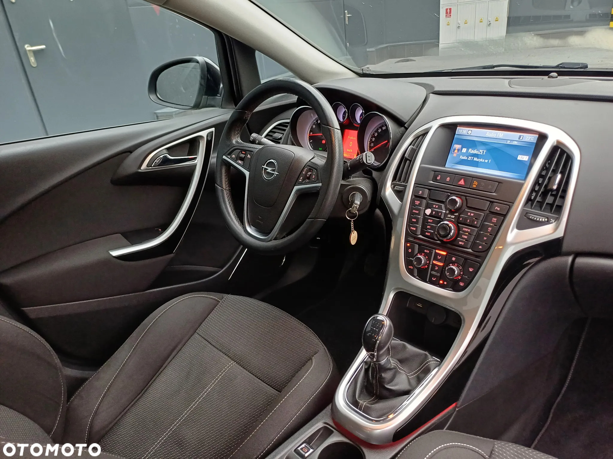 Opel Astra IV 1.4 T Cosmo - 8