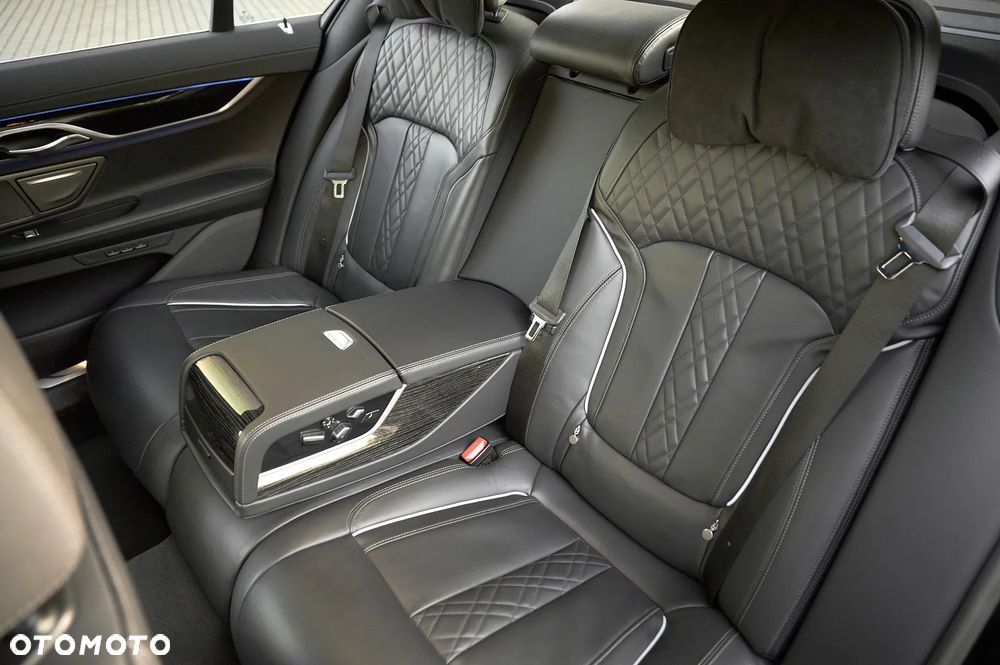 BMW Seria 7 - 27