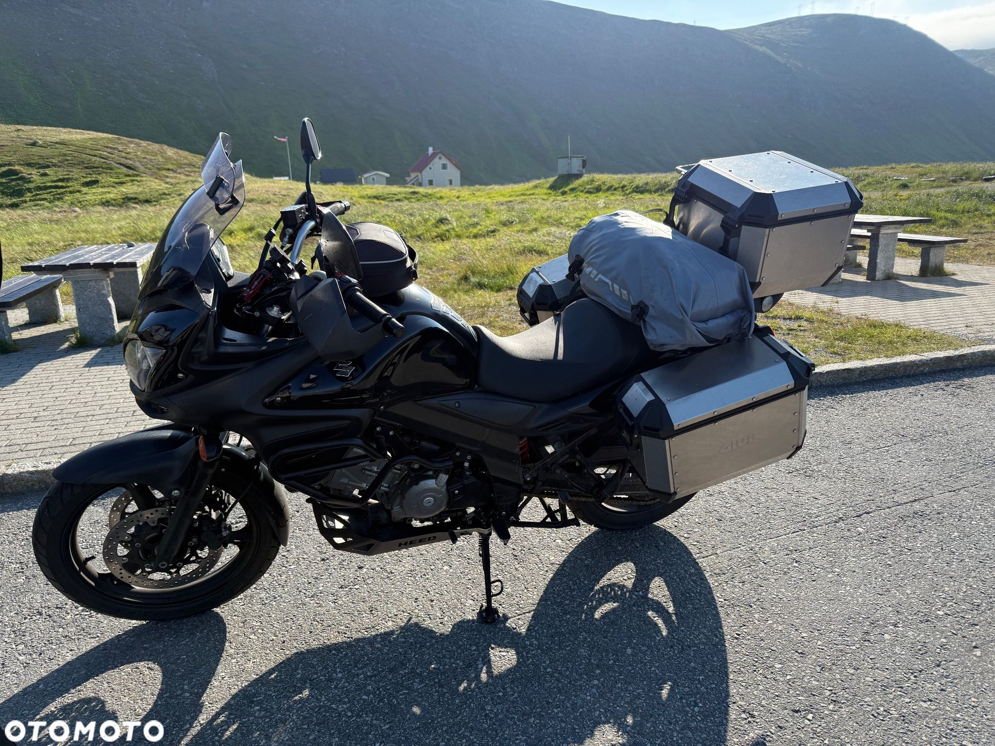 Suzuki V-STROM - 1