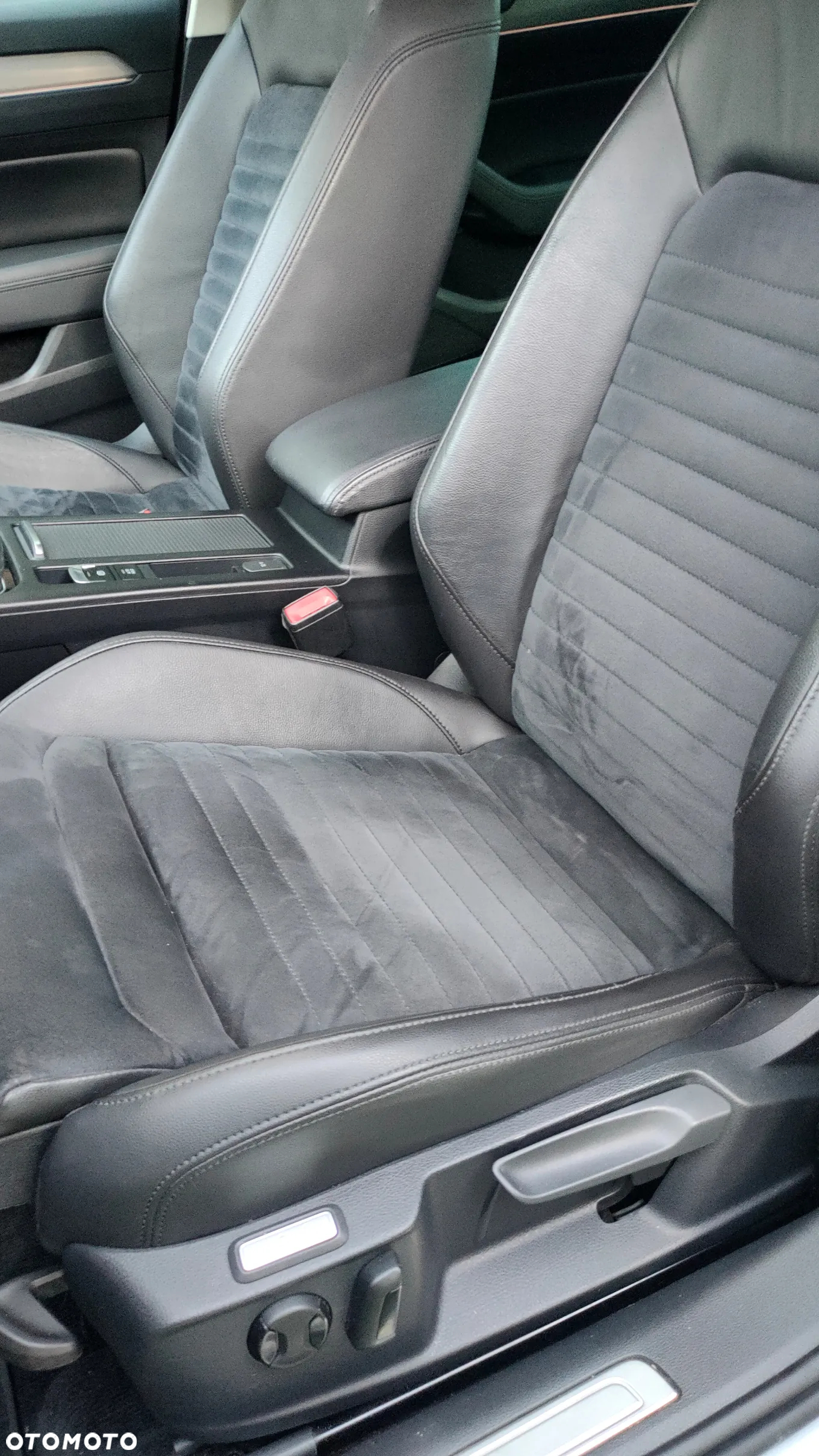 Volkswagen Passat 2.0 TDI BMT SCR 4Mot Highline DSG7 - 12