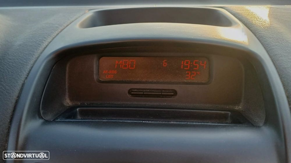 Renault Clio 1.2 16V Confort - 12