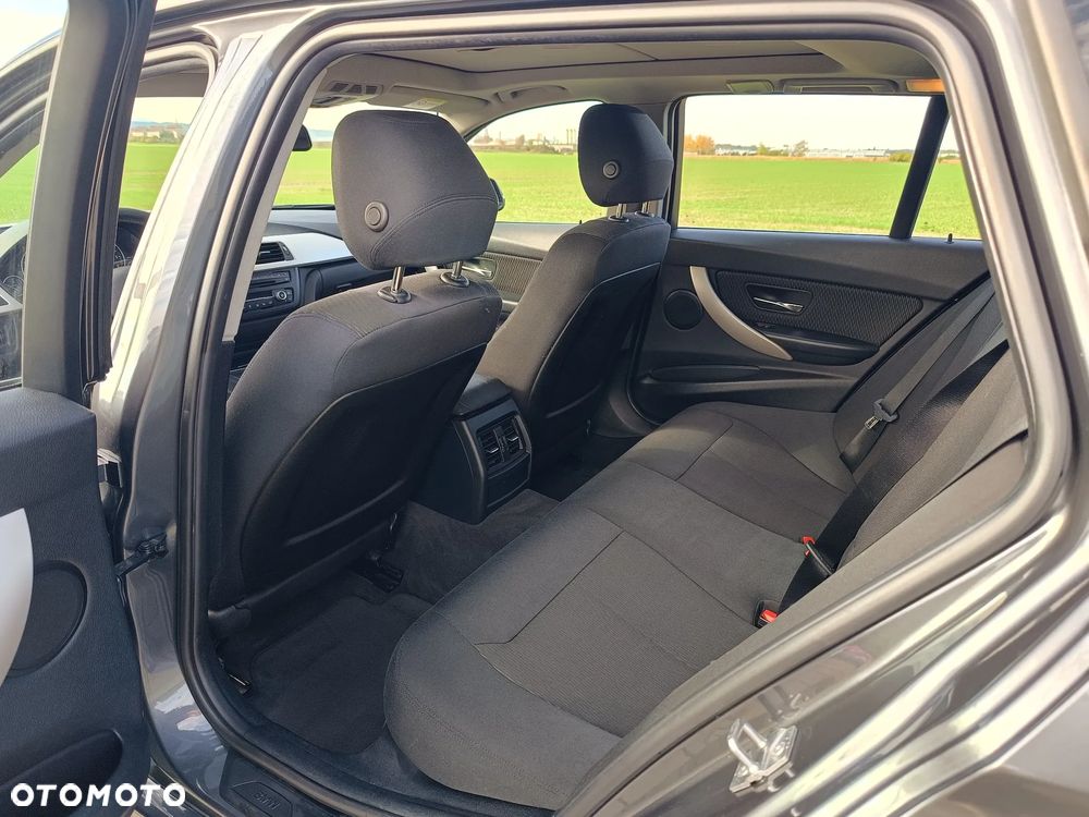BMW Seria 3 320d - 11