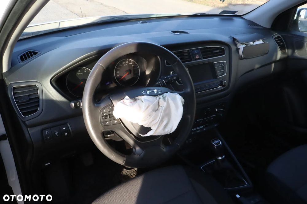 Hyundai i20 1.2 Comfort - 10