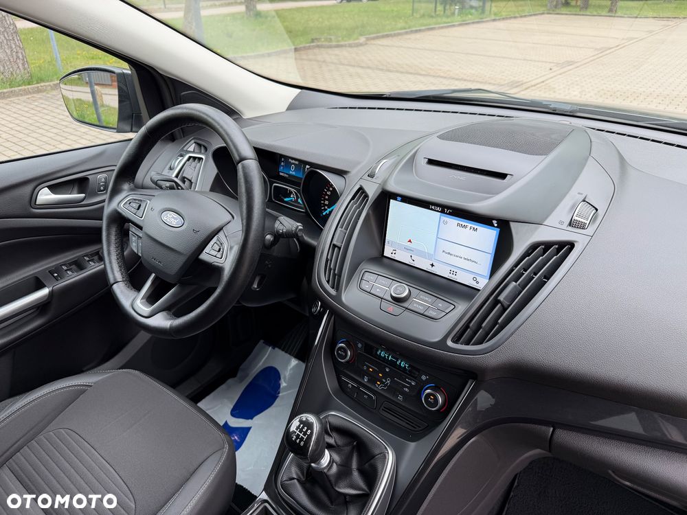 Ford Kuga 2.0 TDCi 2x4 Titanium - 26