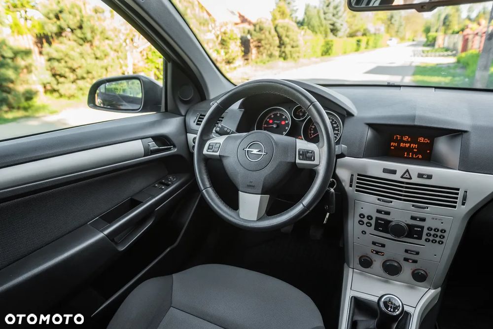Opel Astra 1.6 Enjoy - 25