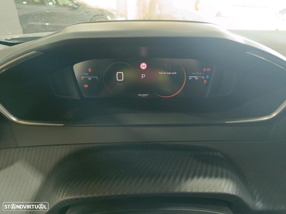 Peugeot 2008 1.2 PureTech Allure EAT8 - 7