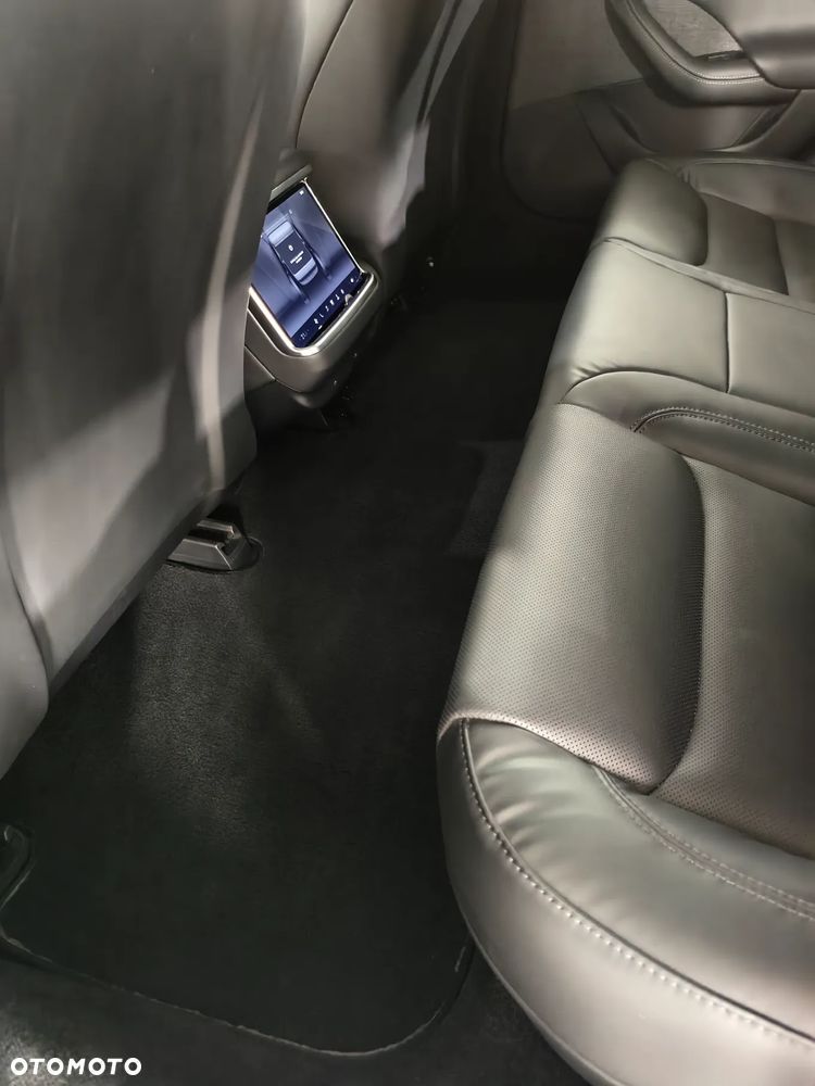 Tesla Model S Long Range AWD - 28