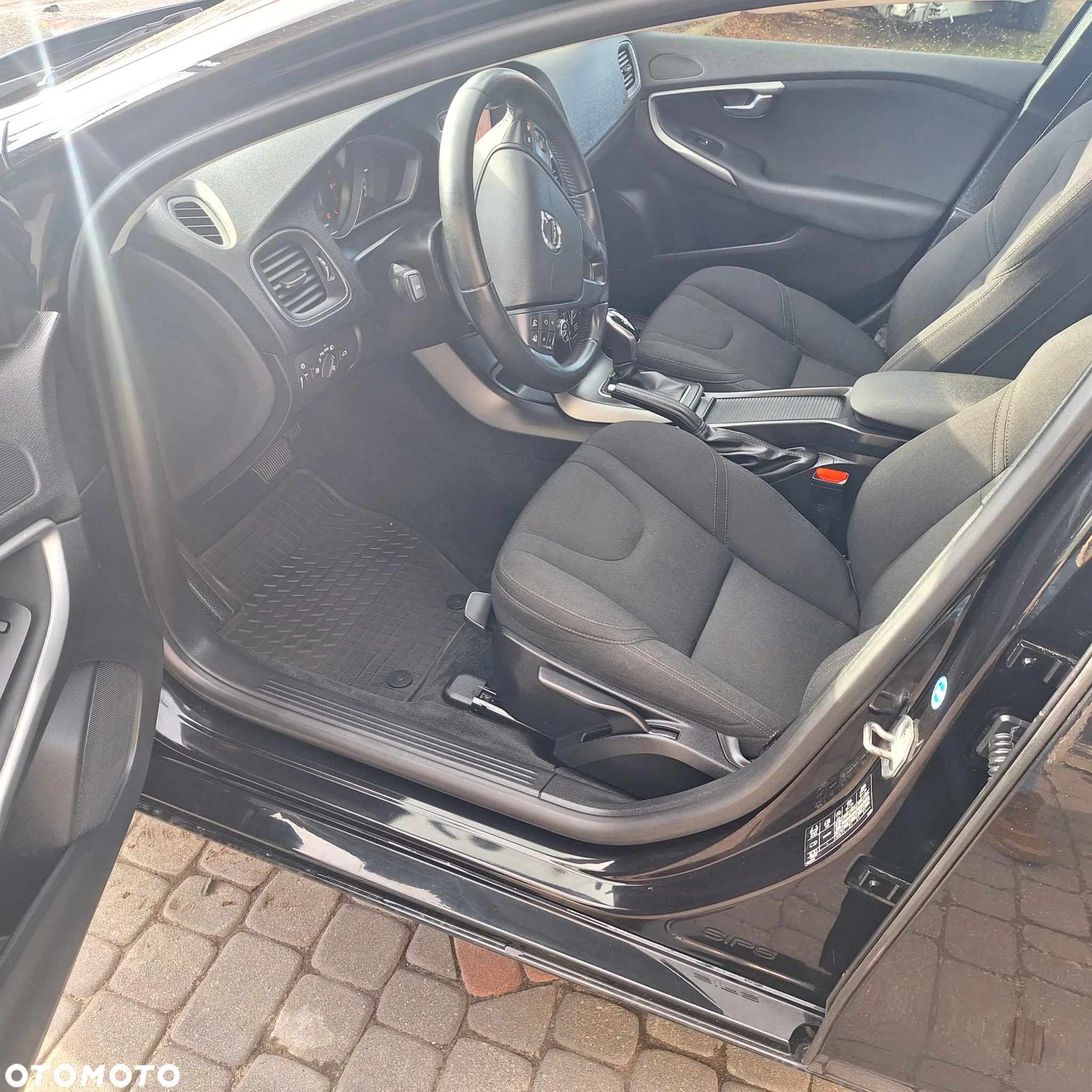 Volvo V40 D2 Drive-E Momentum - 11