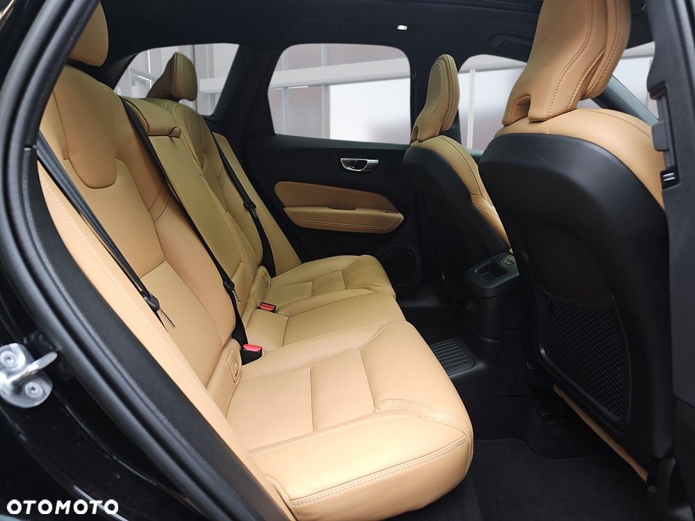 Volvo XC 60 T8 Plug-In Hybrid AWD Ultimate Bright - 21