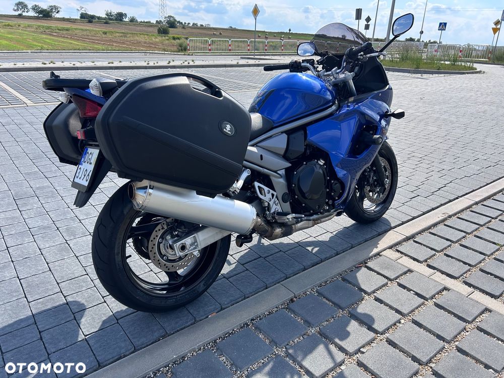 Suzuki GSX - 4