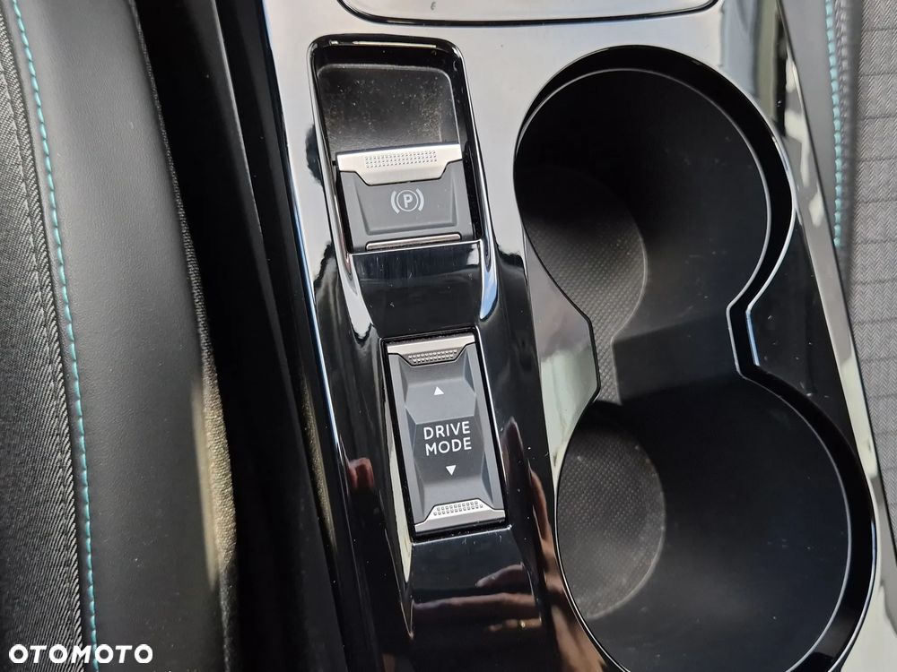 Peugeot 2008 PureTech 130 Allure S&S EAT8 - 18
