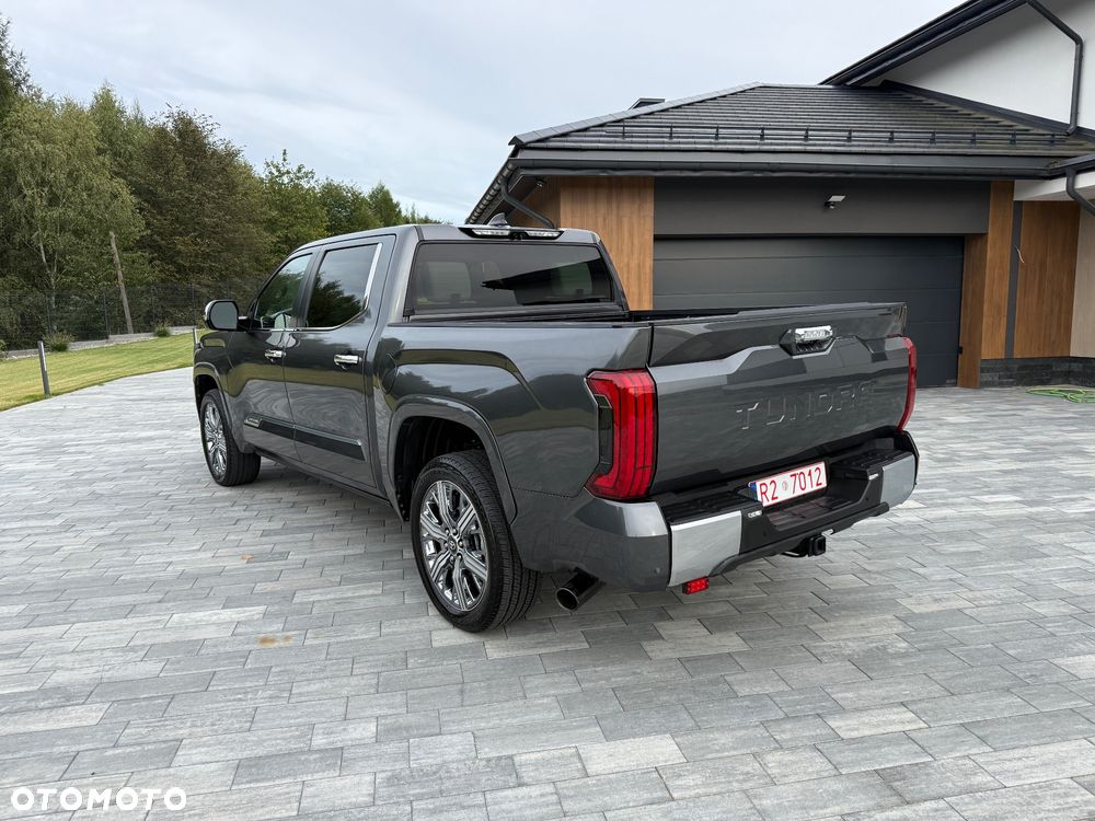Toyota Tundra - 1