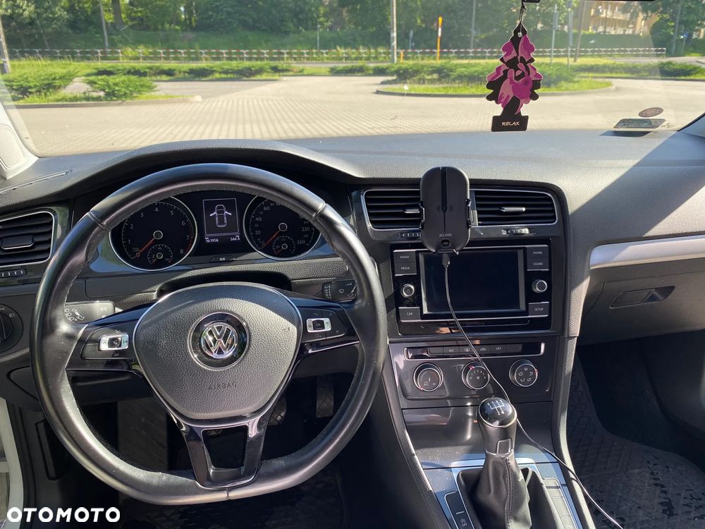 Volkswagen Golf 1.0 TSI BMT Trendline - 8