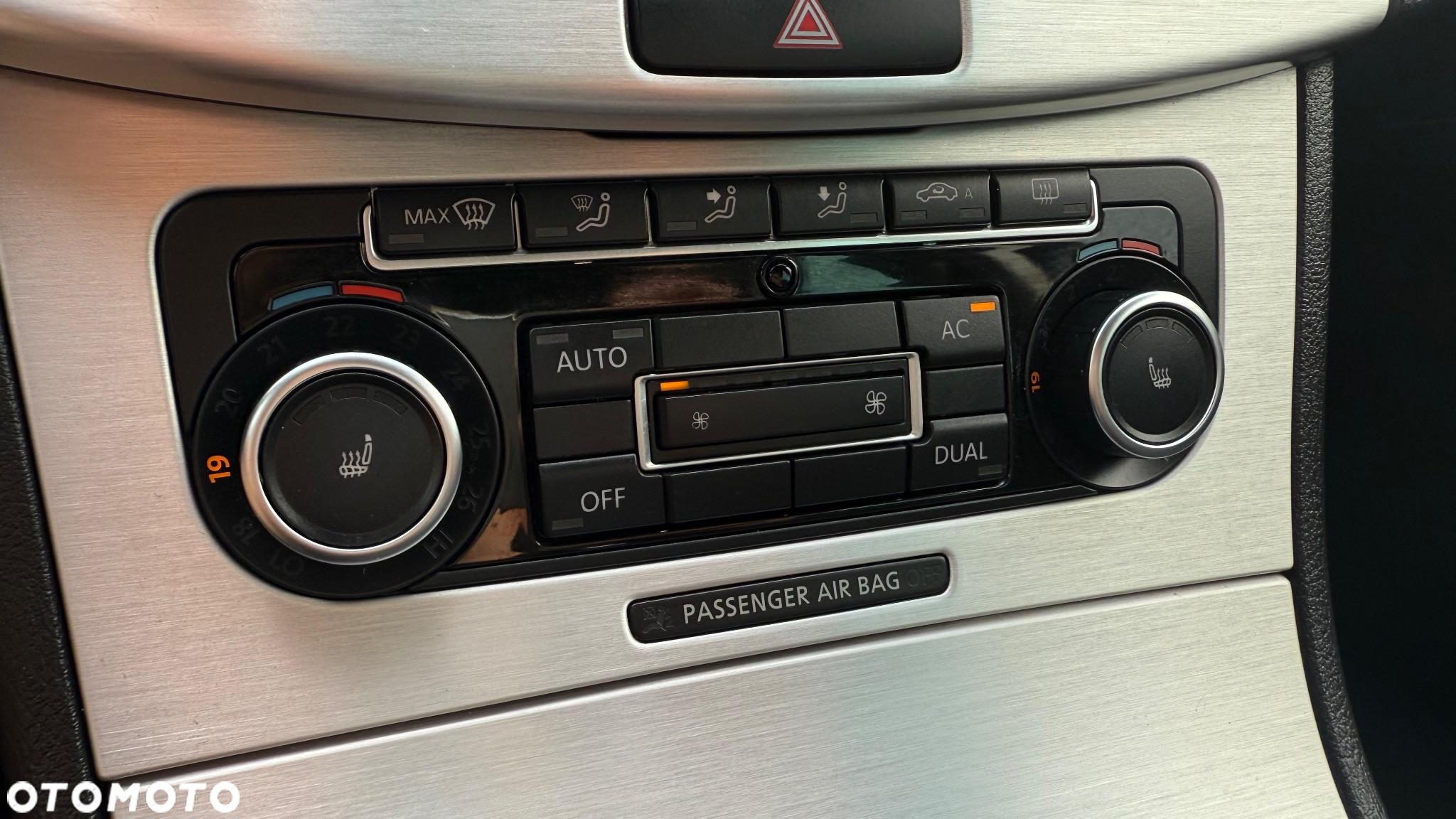 Volkswagen Passat 2.0 TDI DPF Highline - 9