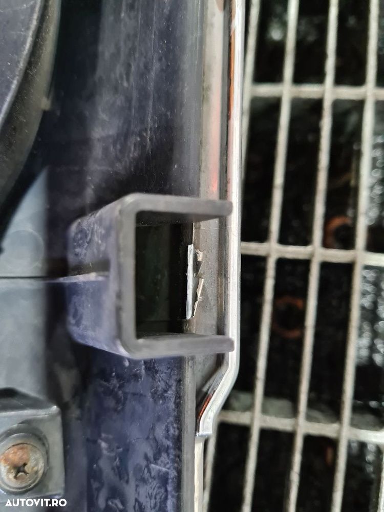 Grila fata Kia Sportage III 2010 - 2016 (987) CROM RUPT GRILA CRĂPATĂ ȘI LIPSEȘTE O ... - 10