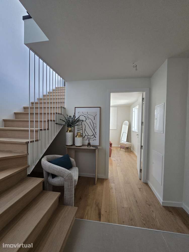 Jardim Emídia — T1 Duplex · 18