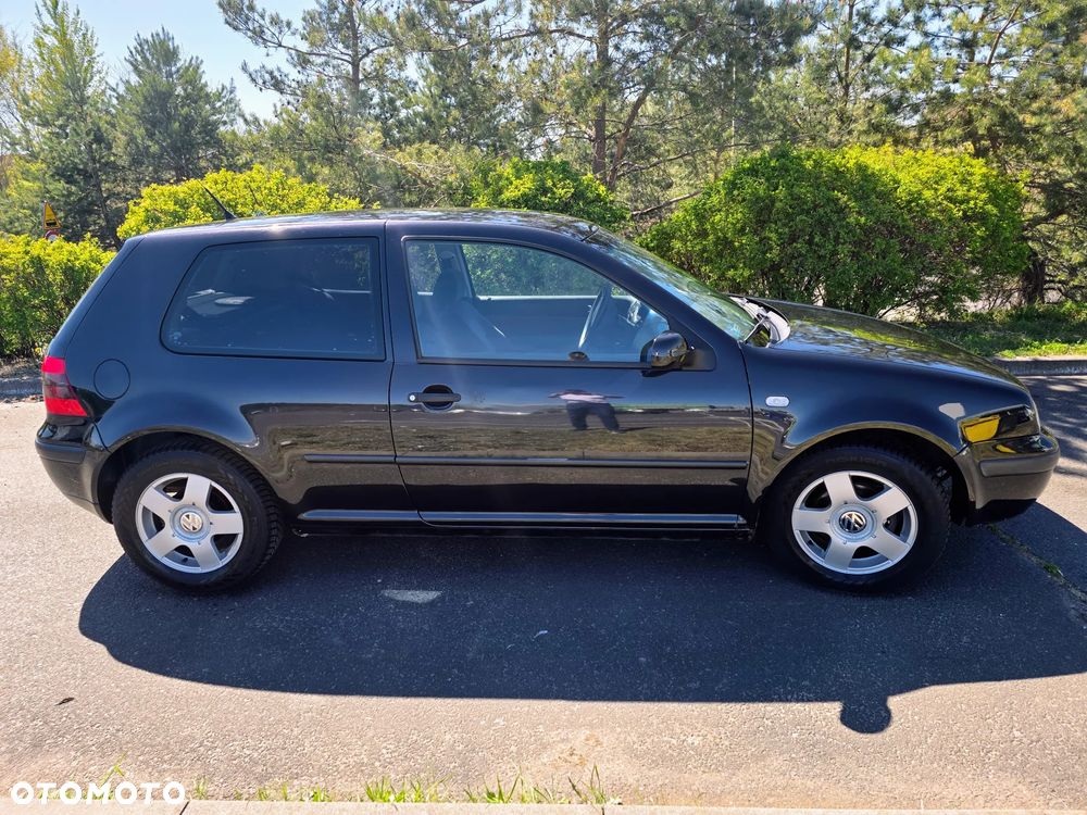 Volkswagen Golf 1.6 Comfortline - 3