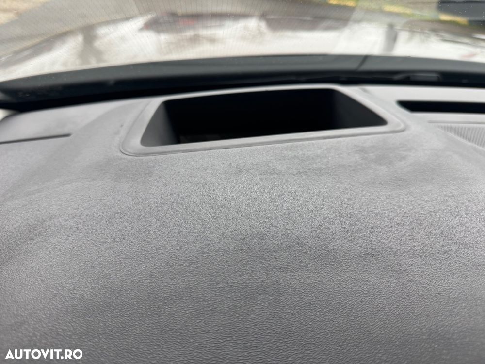 Land Rover Range Rover Velar 3.0 R-Dynamic HSE - 17