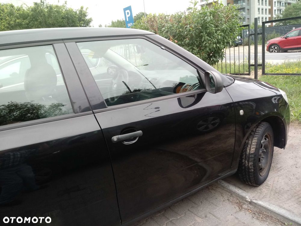 Skoda Fabia 2008 photo 2