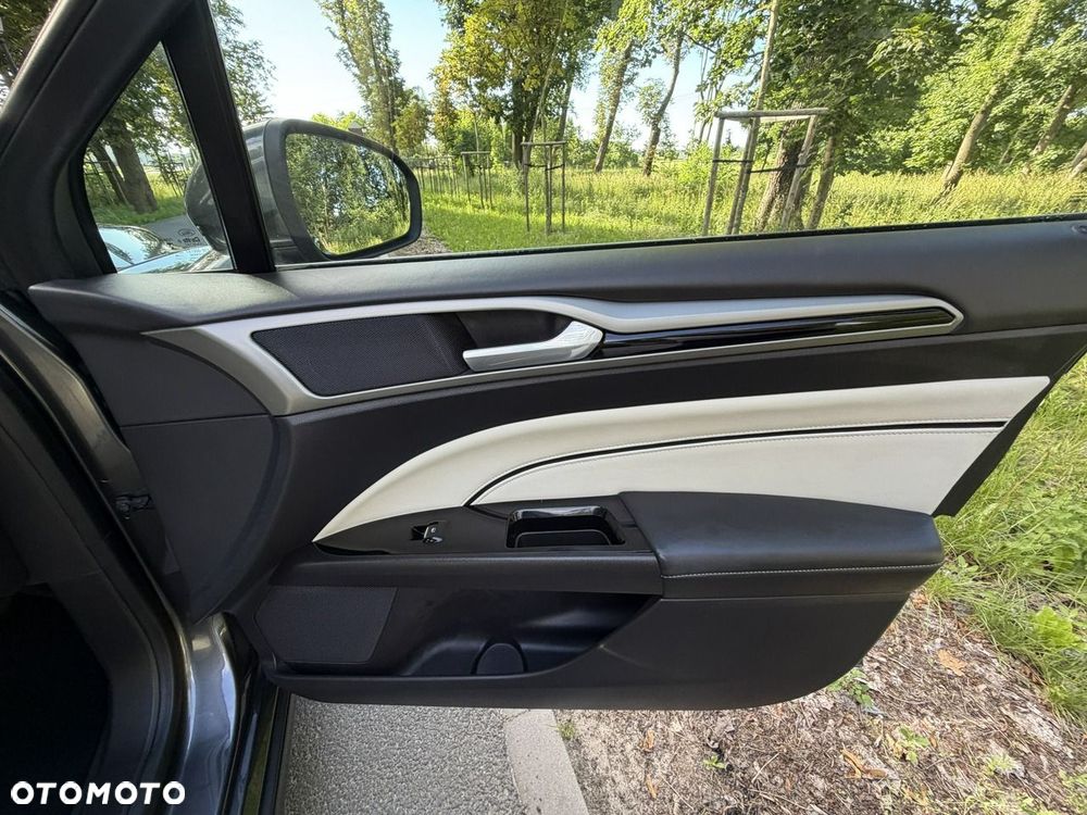 Ford Mondeo - 30