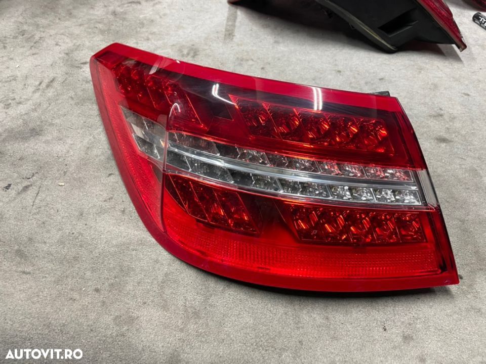Stop stanga MERCEDES E-CLASS W207 cabrio sau coupe  ,an 2010-2014,cu led ,complet, fara defecte - 1