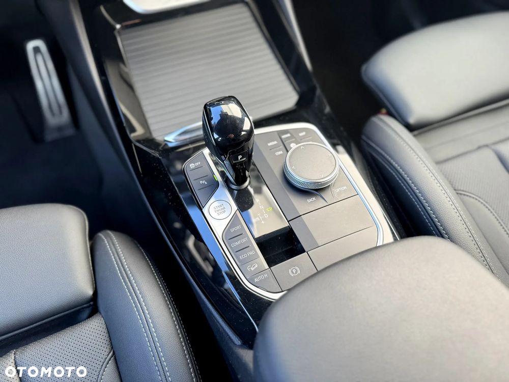 BMW X3 xDrive20i mHEV - 12