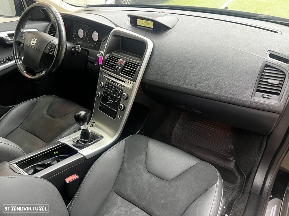 Volvo XC 60 D5 Momentum - 14