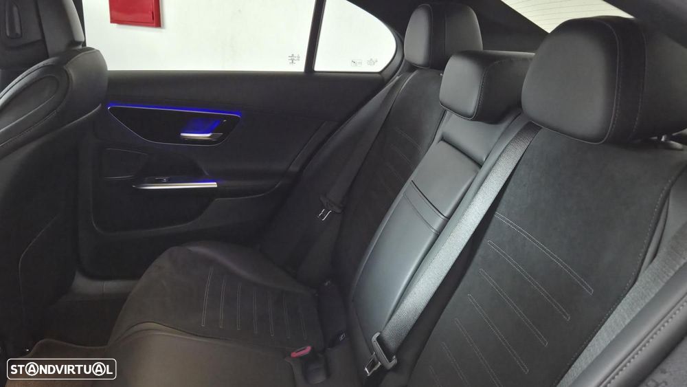 Mercedes-Benz C 300 d AMG Line - 12