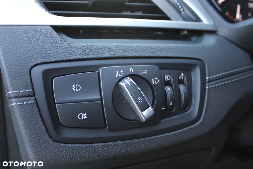 BMW X1 sDrive18i xLine - 20