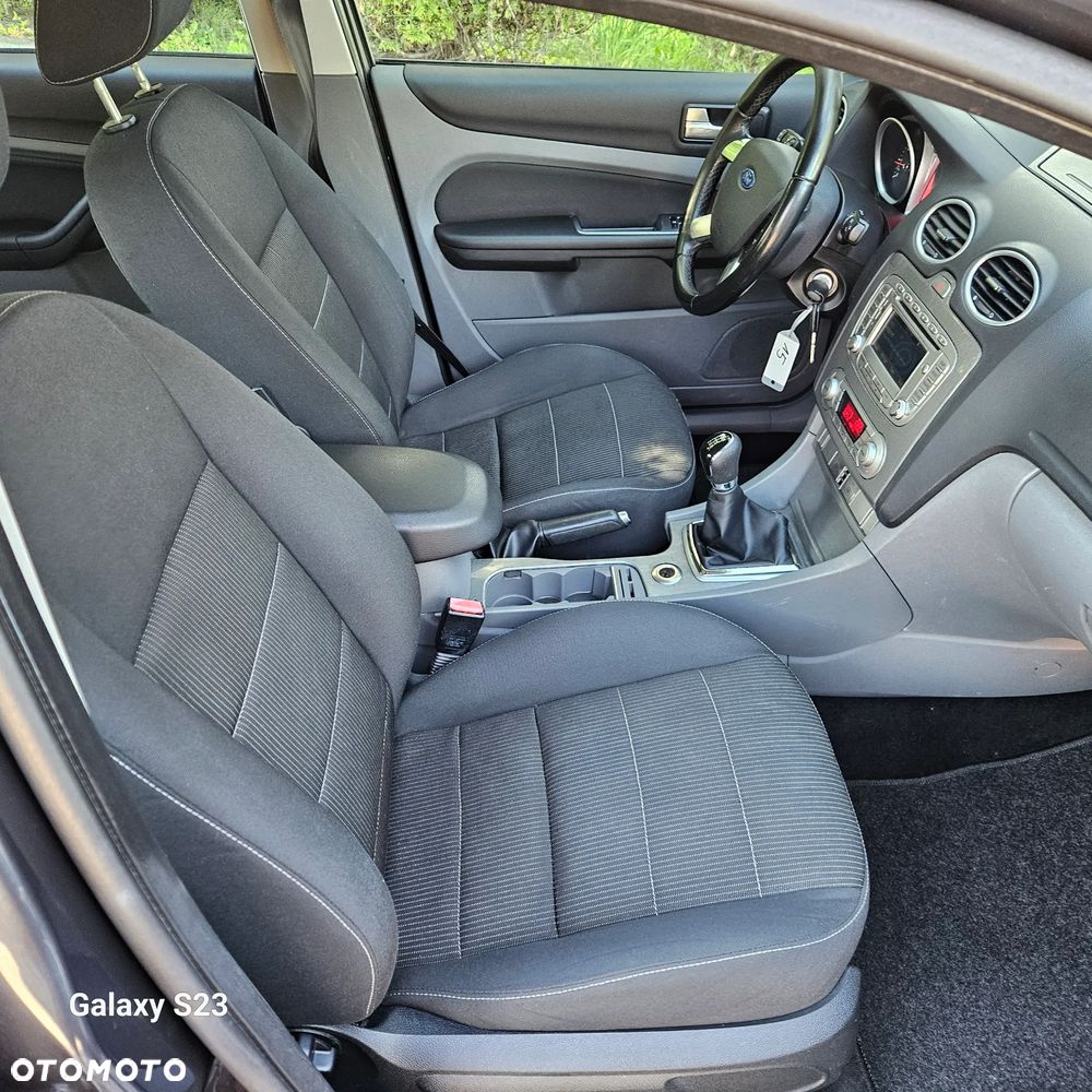 Ford Focus 1.8 Sport - 25