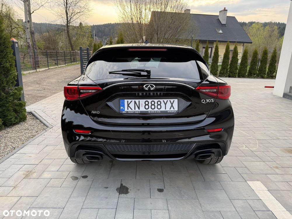 Infiniti Q30 2.2d Sport AWD 7DCT - 13