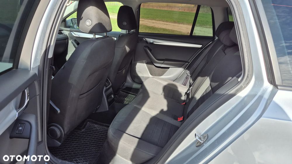 Skoda Octavia 2.0 TDI Ambition DSG - 12