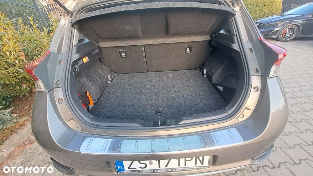 Toyota Auris 1.8 HSD Sol - 10