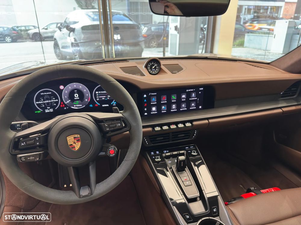 Porsche 911 (992) Carrera 4 GTS - 27