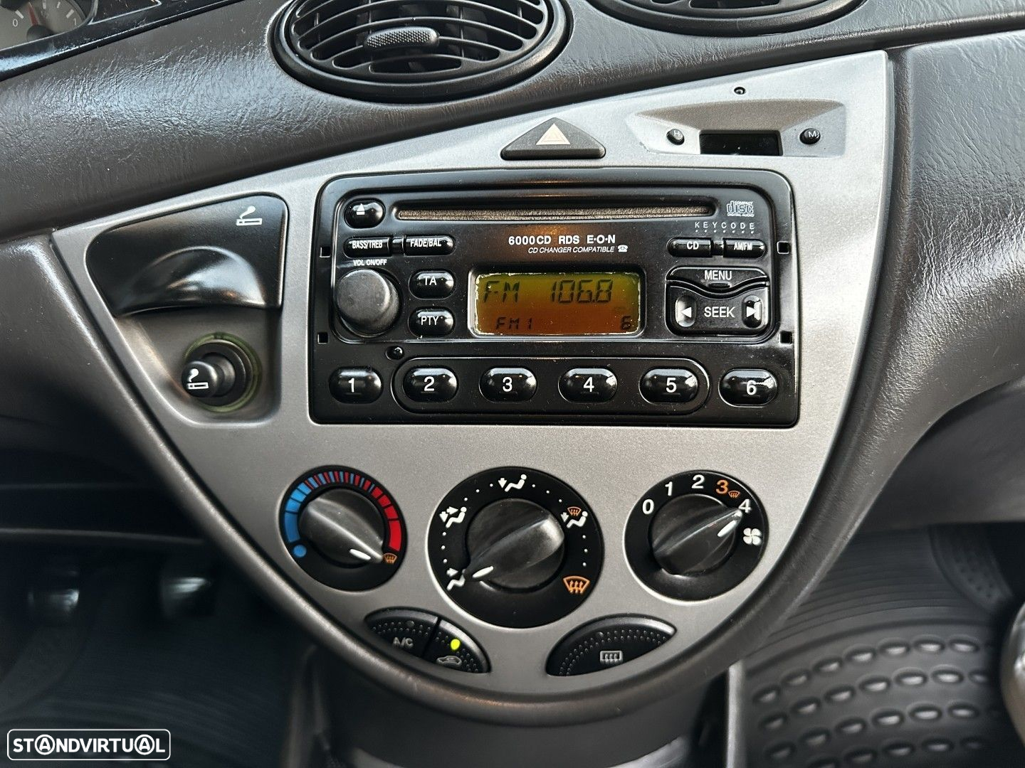 Ford Focus 1.8 TDdi Ghia - 8