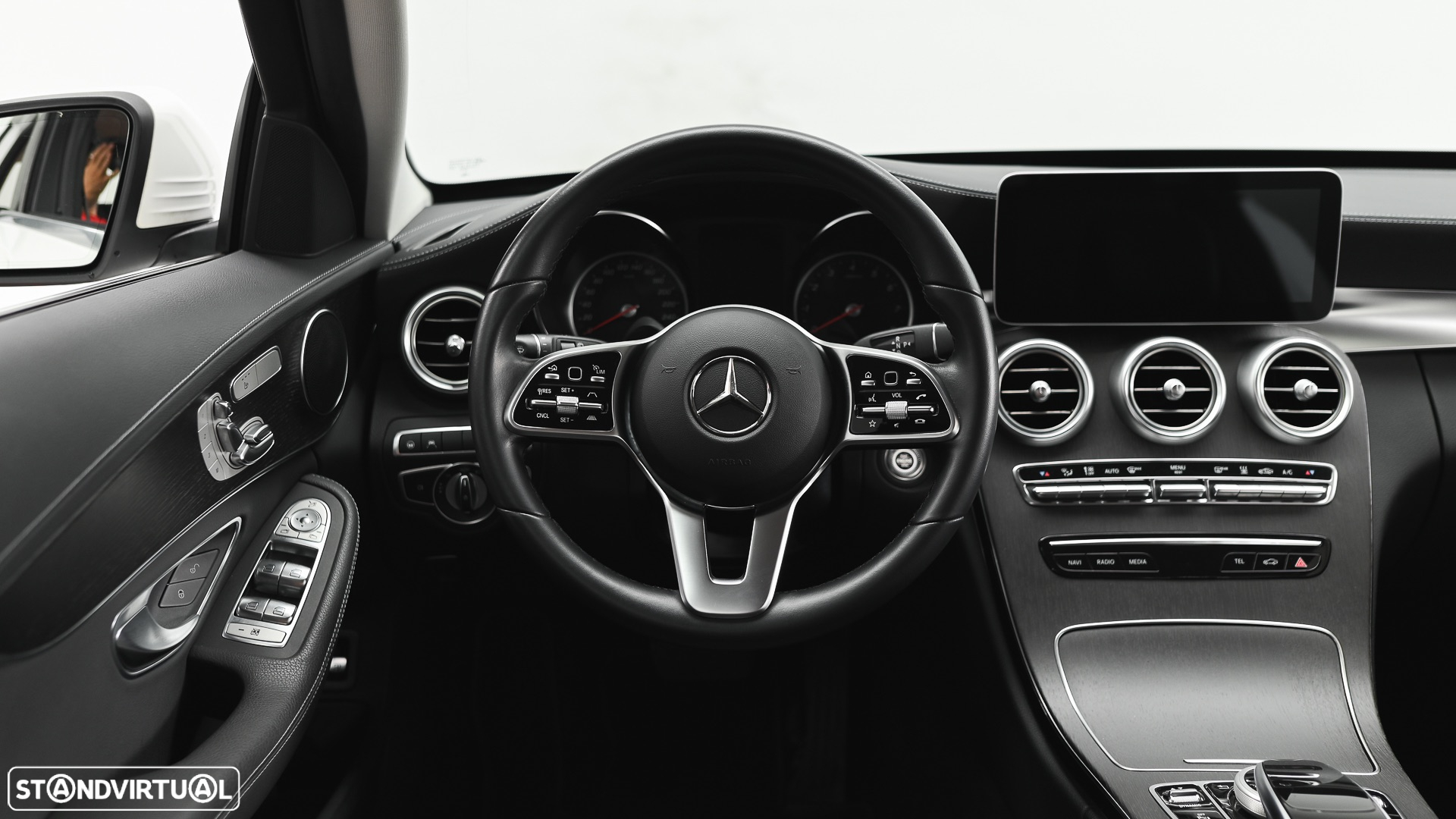 Mercedes-Benz C 300 e Avantgarde - 44