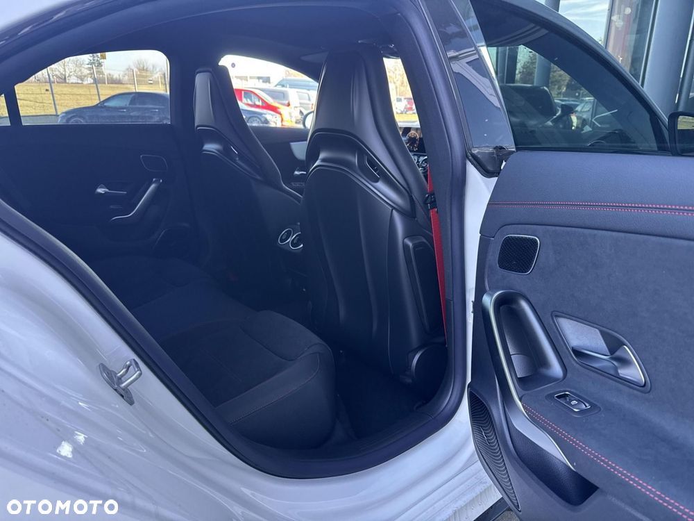 Mercedes-Benz CLA - 19