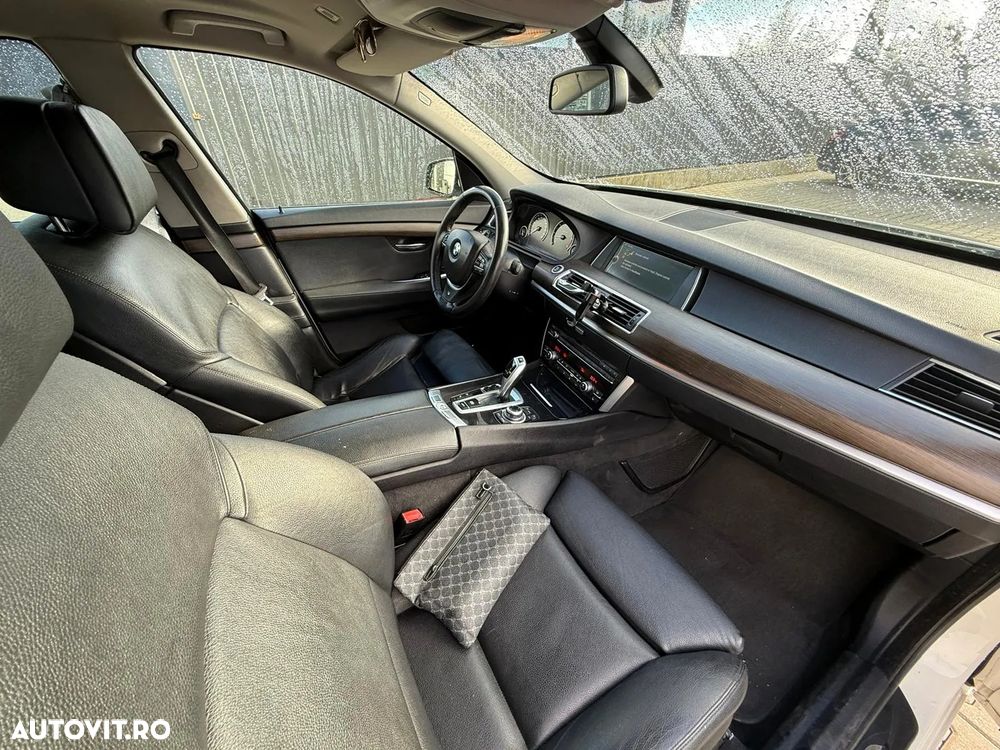 BMW Seria 5 530d xDrive Gran Turismo - 14