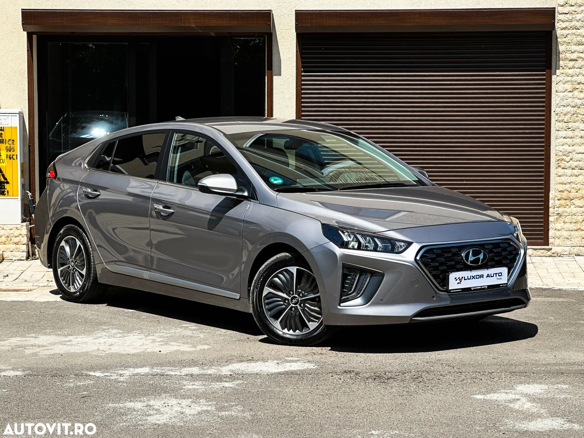 Hyundai IONIQ Plug-In Hybrid 1.6 141CP Exclusive - 1