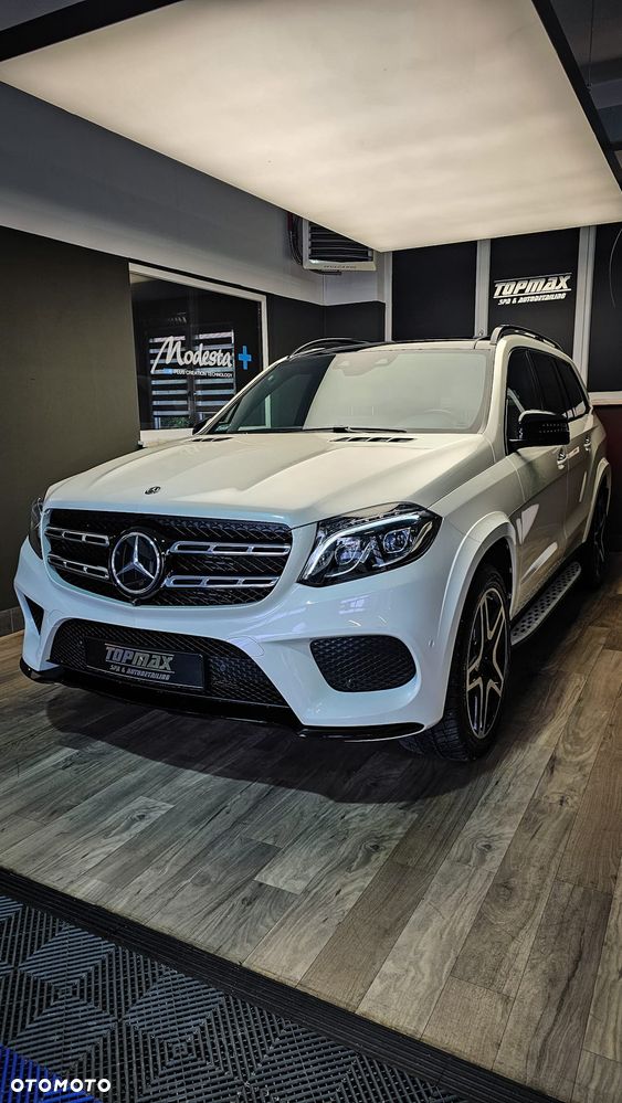 Mercedes-Benz GLS - 1