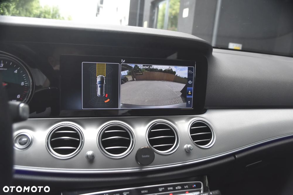 Mercedes-Benz Klasa E 220 d 9G-TRONIC Exclusive - 11