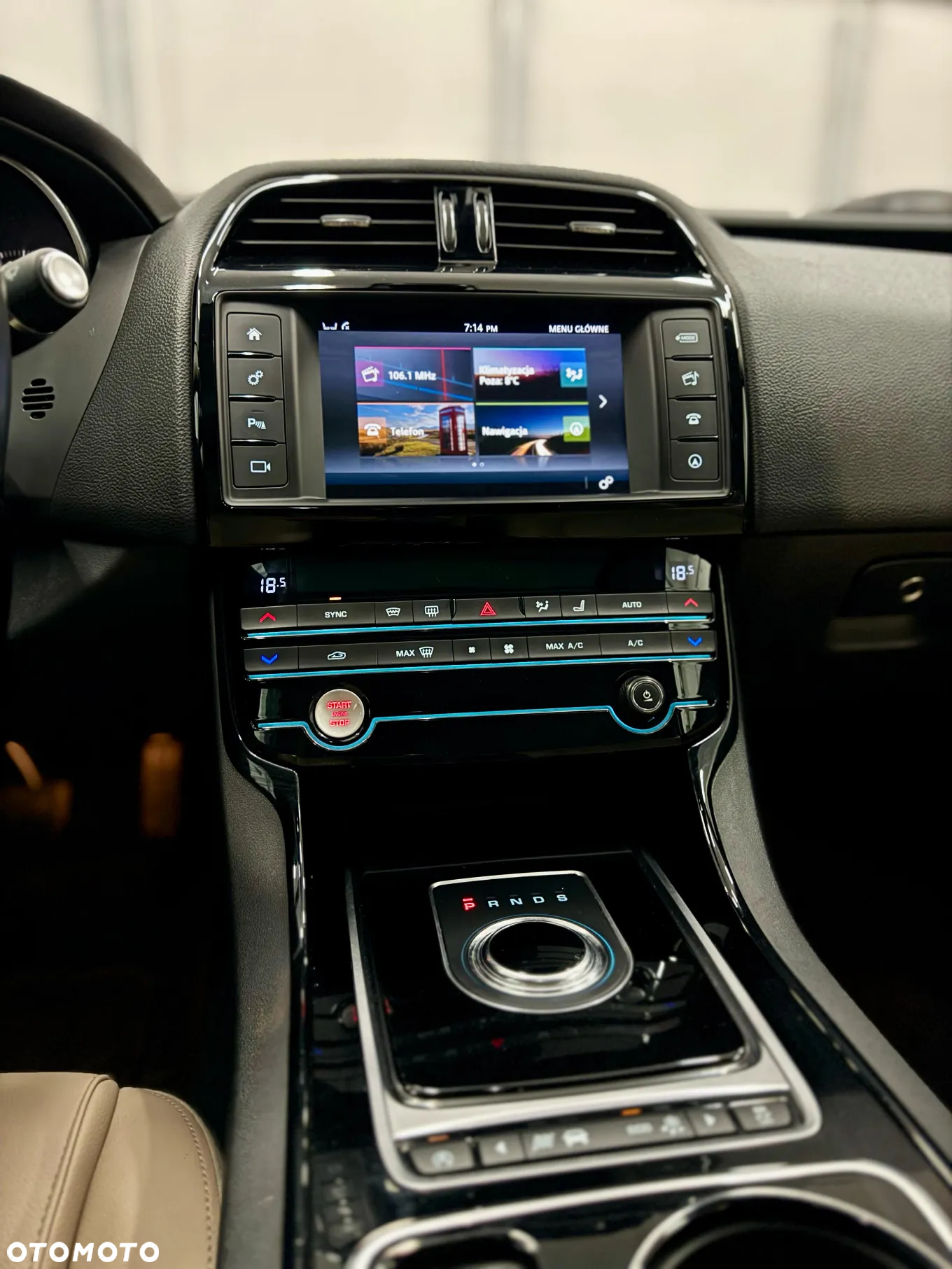 Jaguar XE 2.0 P250 HSE - 22