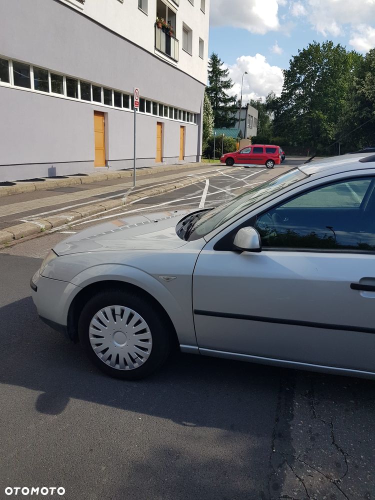 Ford Mondeo 1.8 Ambiente - 6