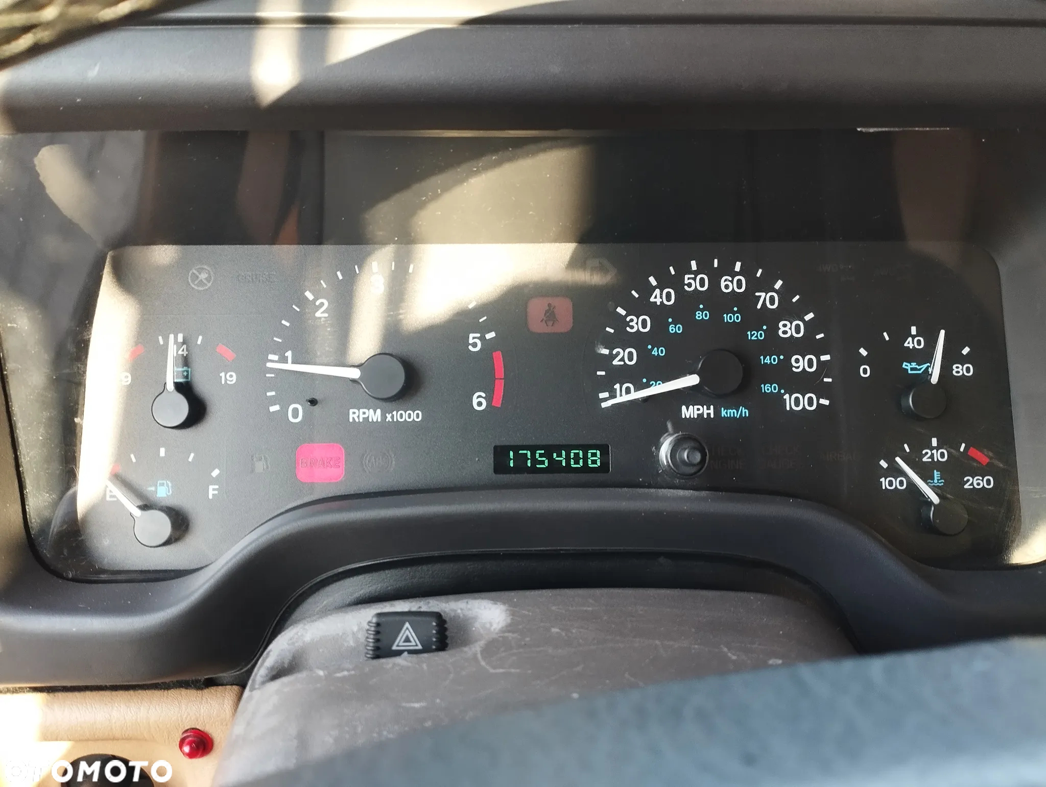 Jeep Wrangler 2.5L - 11