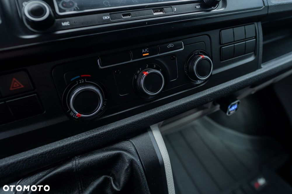 Volkswagen Transporter - 21