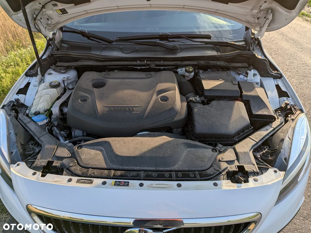 Volvo V40 Cross Country - 13