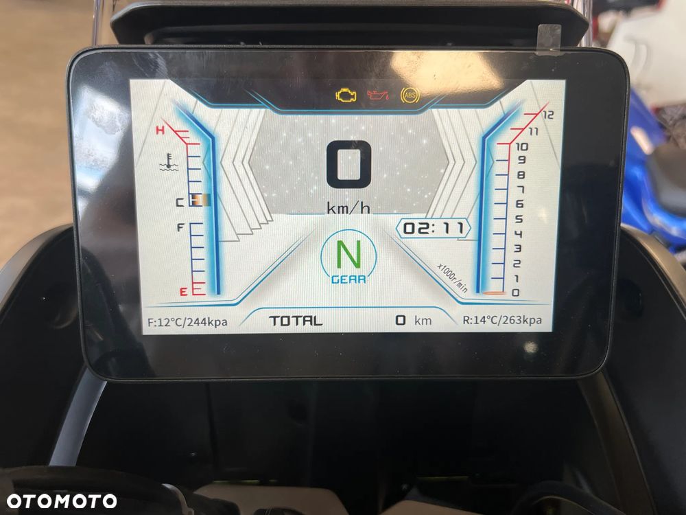QJMOTOR SVT 650X - 16