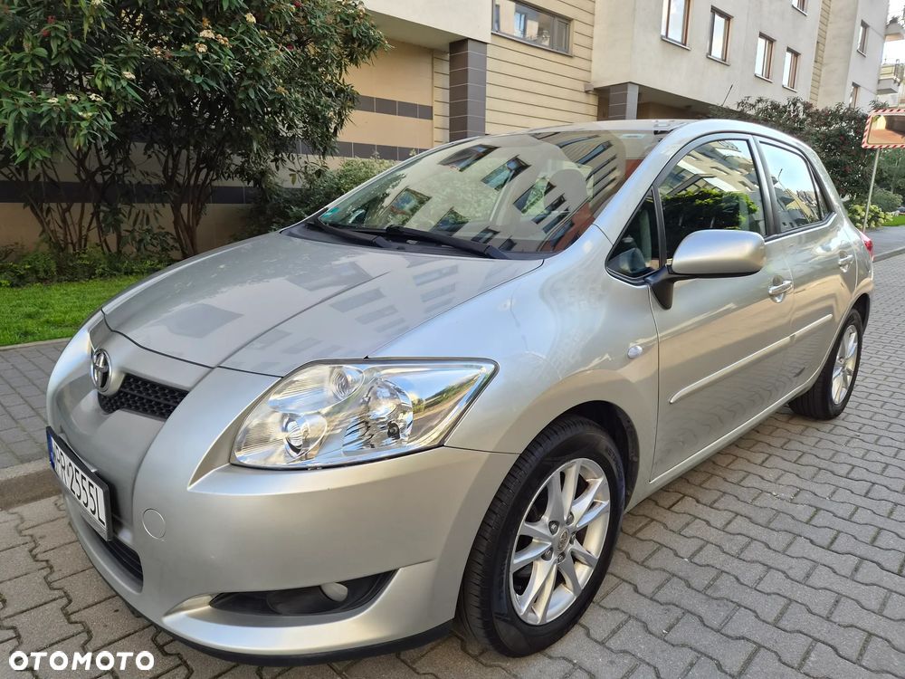 Toyota Auris 1.6 VVT-i Sol - 1