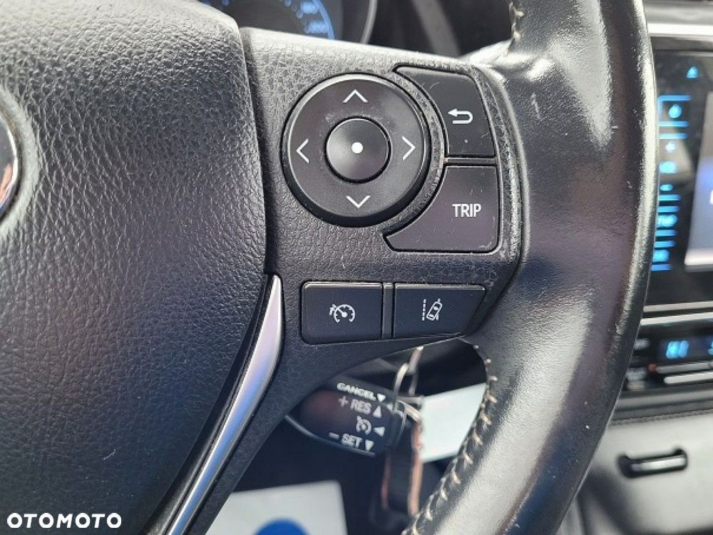 Toyota Auris - 22