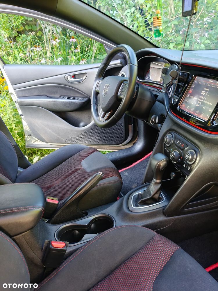 Dodge Dart - 7